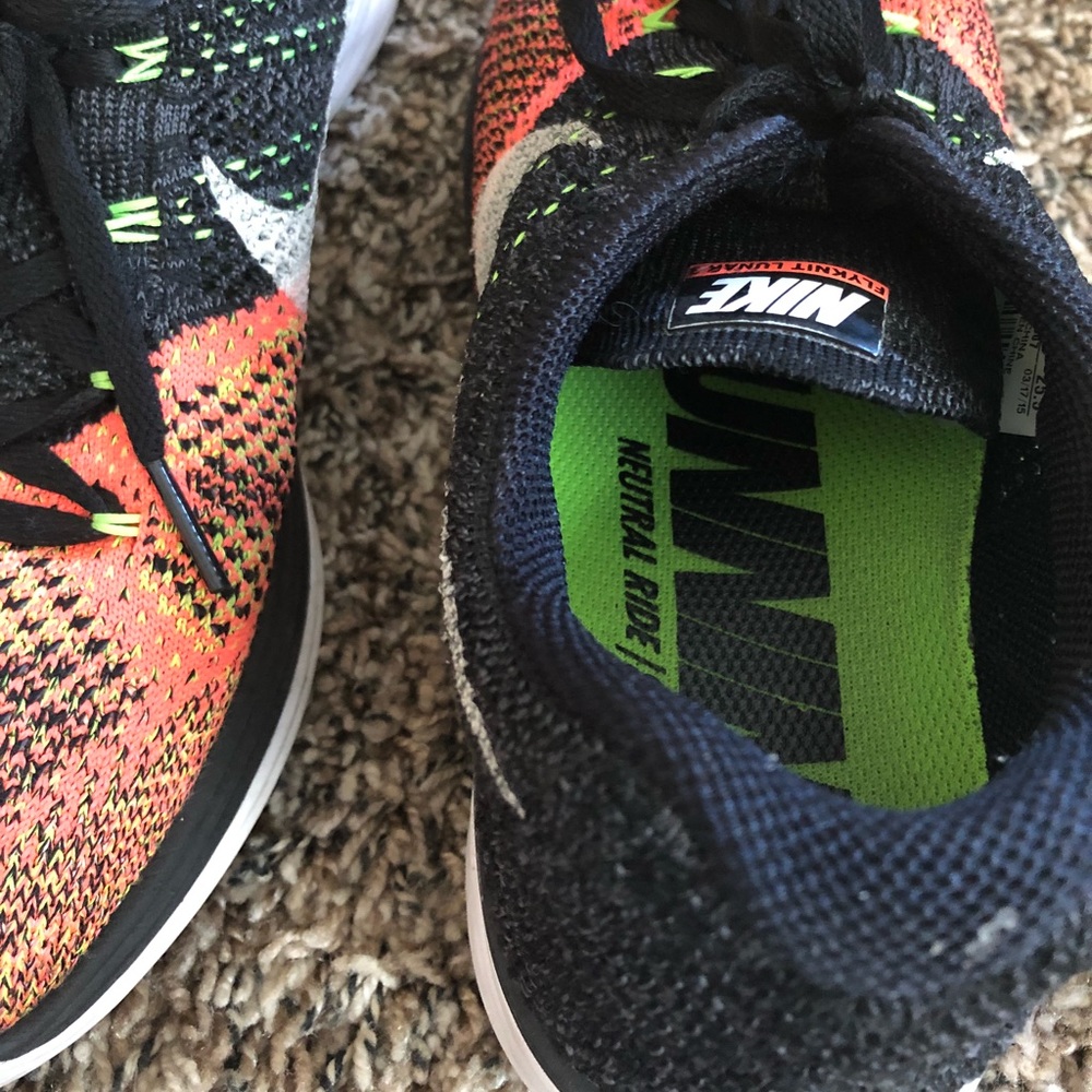 Nike’s - Picture 4 of 4